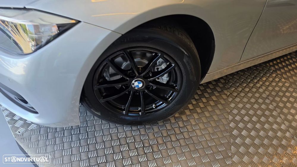 BMW 318 d Line Luxury Auto - 33
