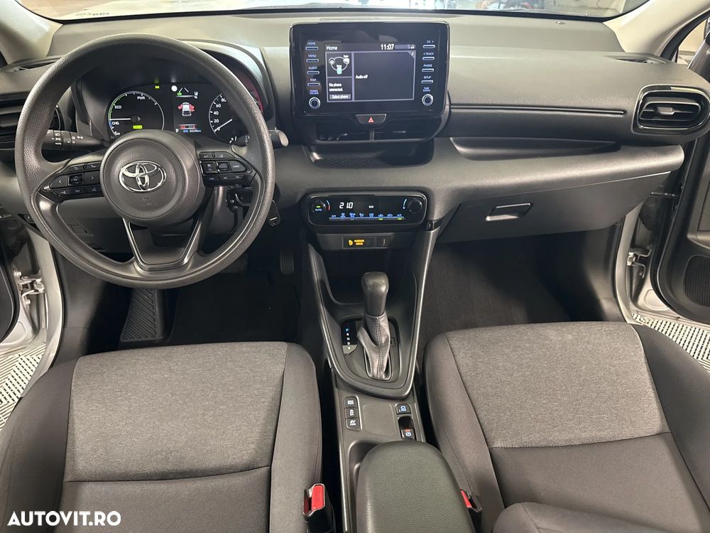 Toyota Yaris - 10