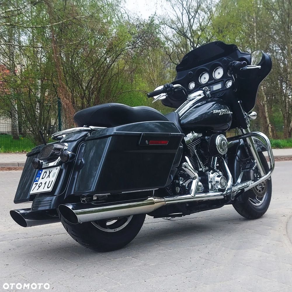 Harley-Davidson Touring Street Glide - 2