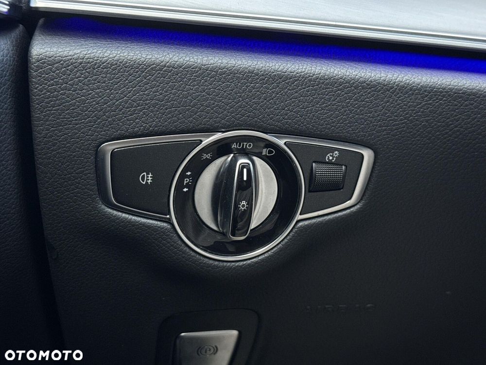 Mercedes-Benz Klasa E 220 d 4-Matic AMG/Avantgarde - 24