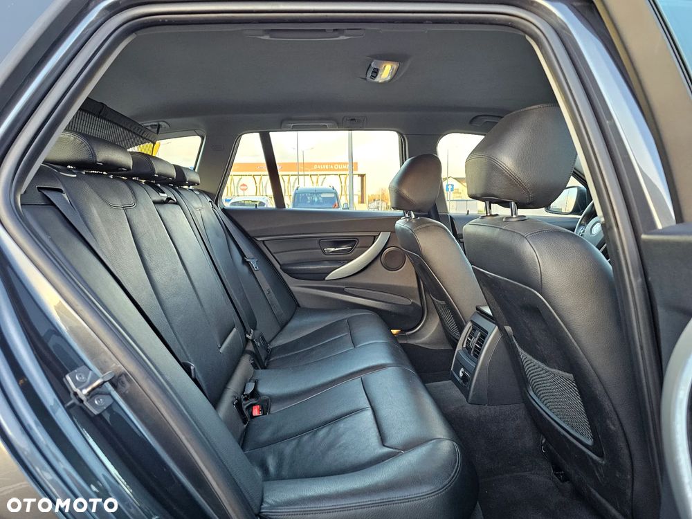 BMW Seria 3 320d Blue Performance Luxury Line - 17