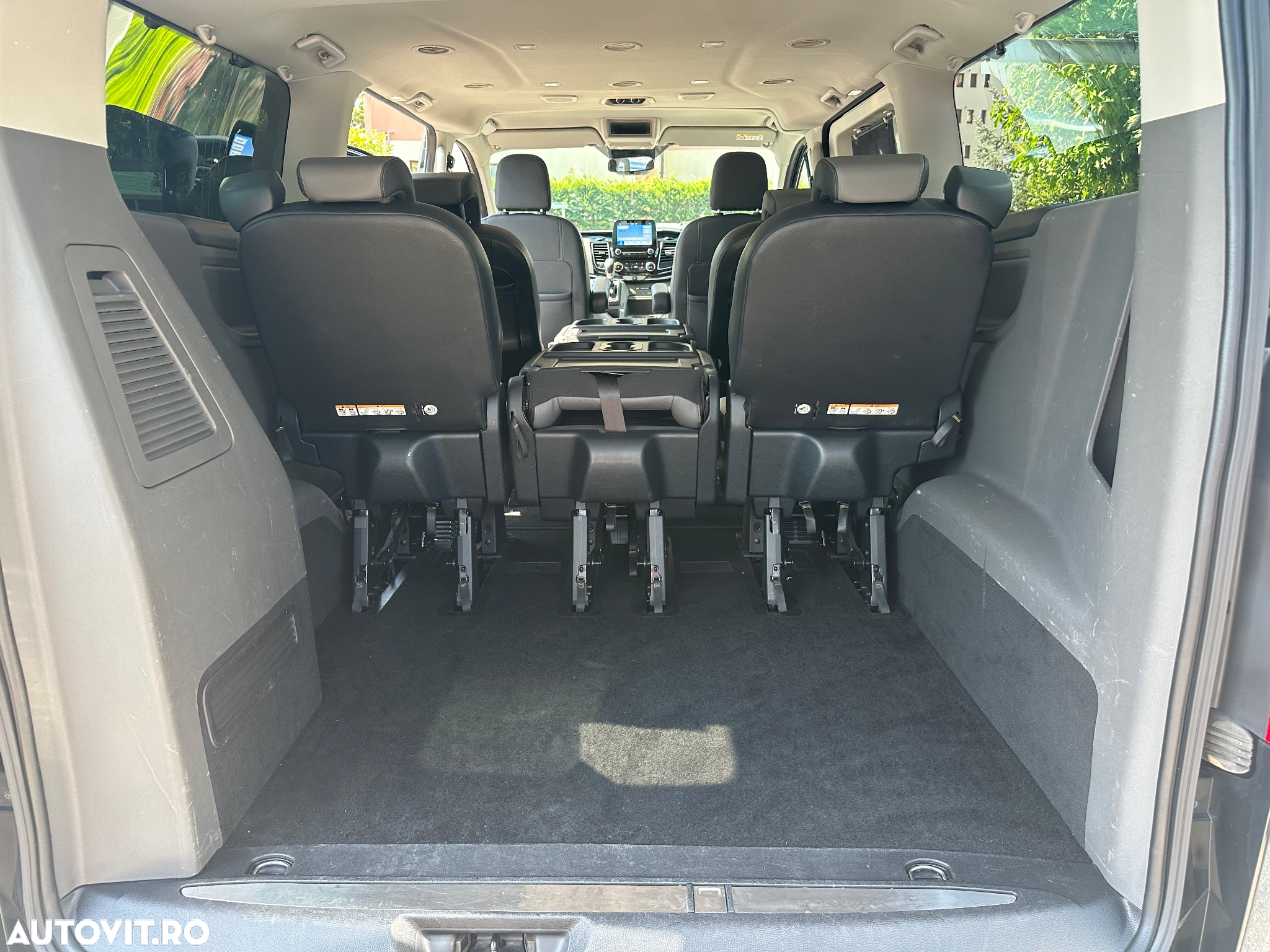 Ford Tourneo Custom Bus 320 2.0 EcoBlue 170 CP L2H1 Titanium Aut. - 21