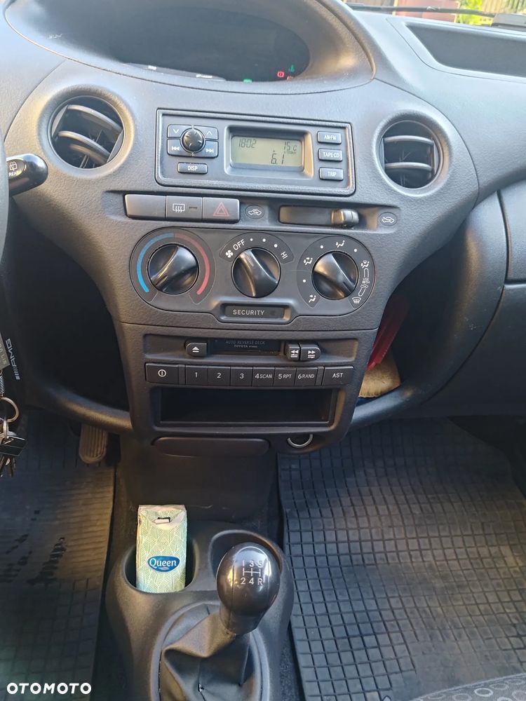 Toyota Yaris 1.0 Base - 2