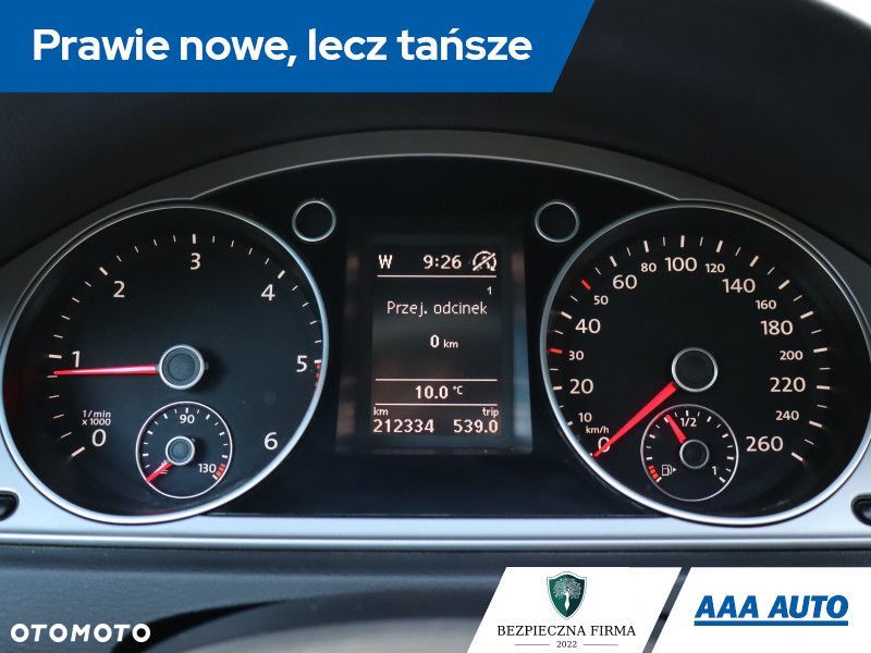 Volkswagen Passat - 12