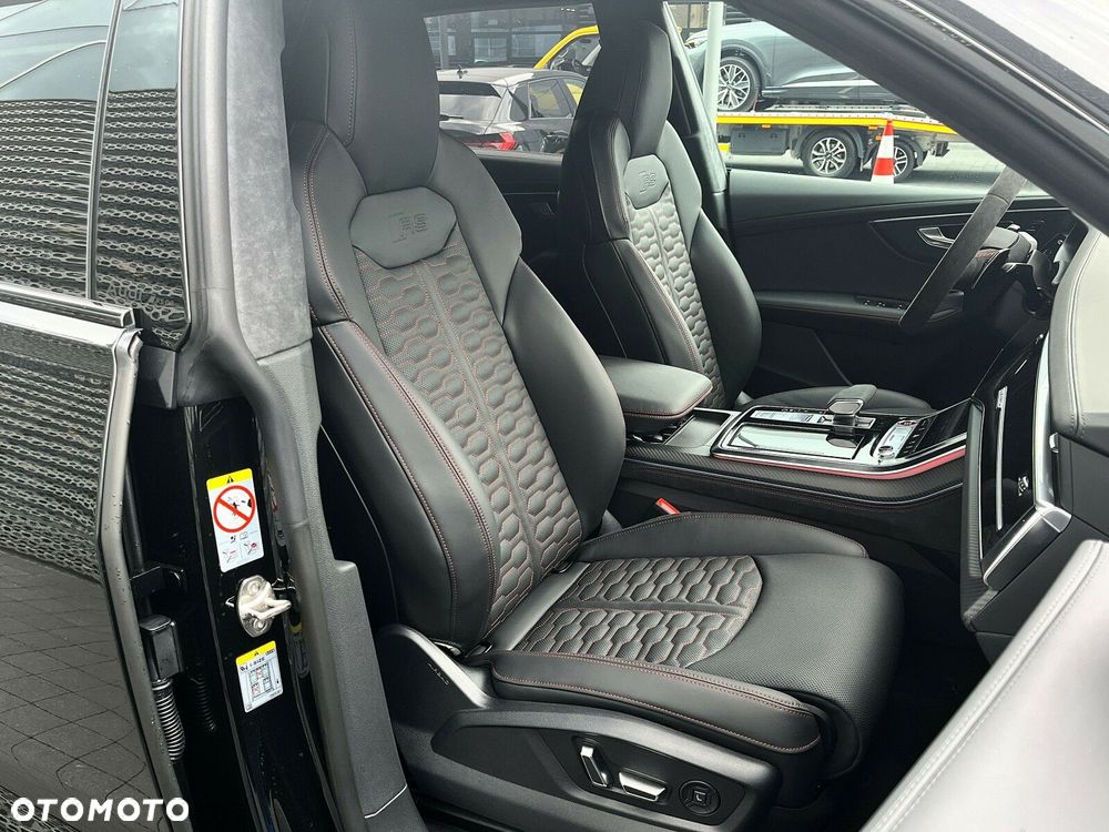 Audi RS Q8 - 28