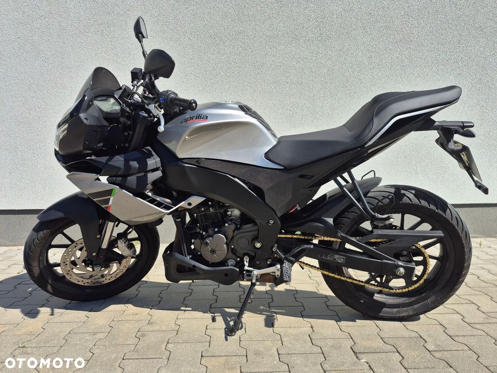 Aprilia Tuono - 1