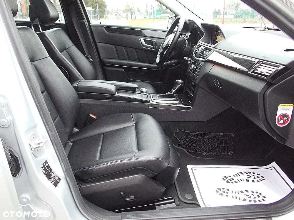 Mercedes-Benz Klasa E 200 CDI DPF BlueEFFICIENCY 7G-TRONIC Avantgarde - 4