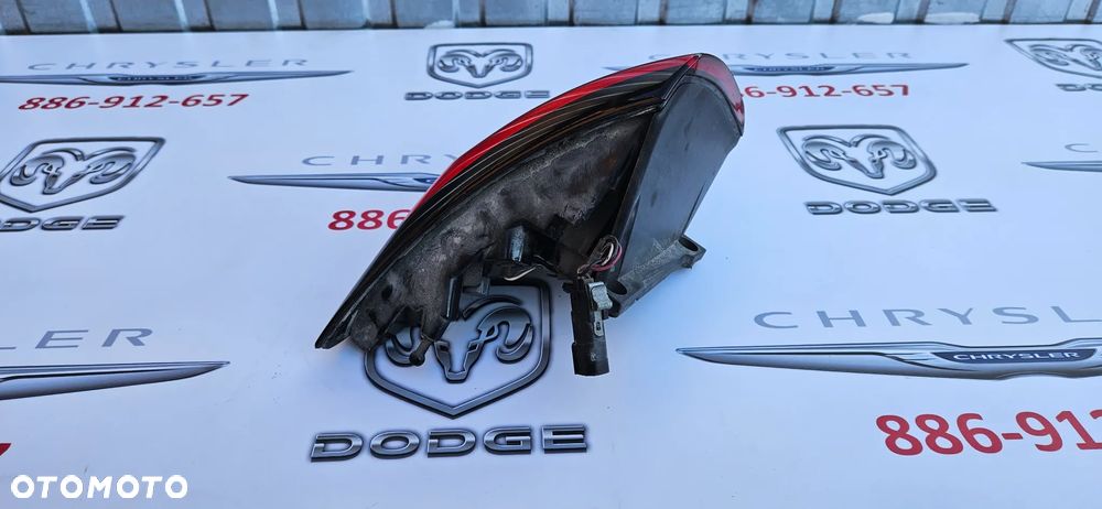 Chrysler Pacifica 2016- Lampa tył prawy Lampa tylna prawa P68229026AF Lampa tył lewy Lampa tylna lewa P68229027AF  LED IDEALNE - 16