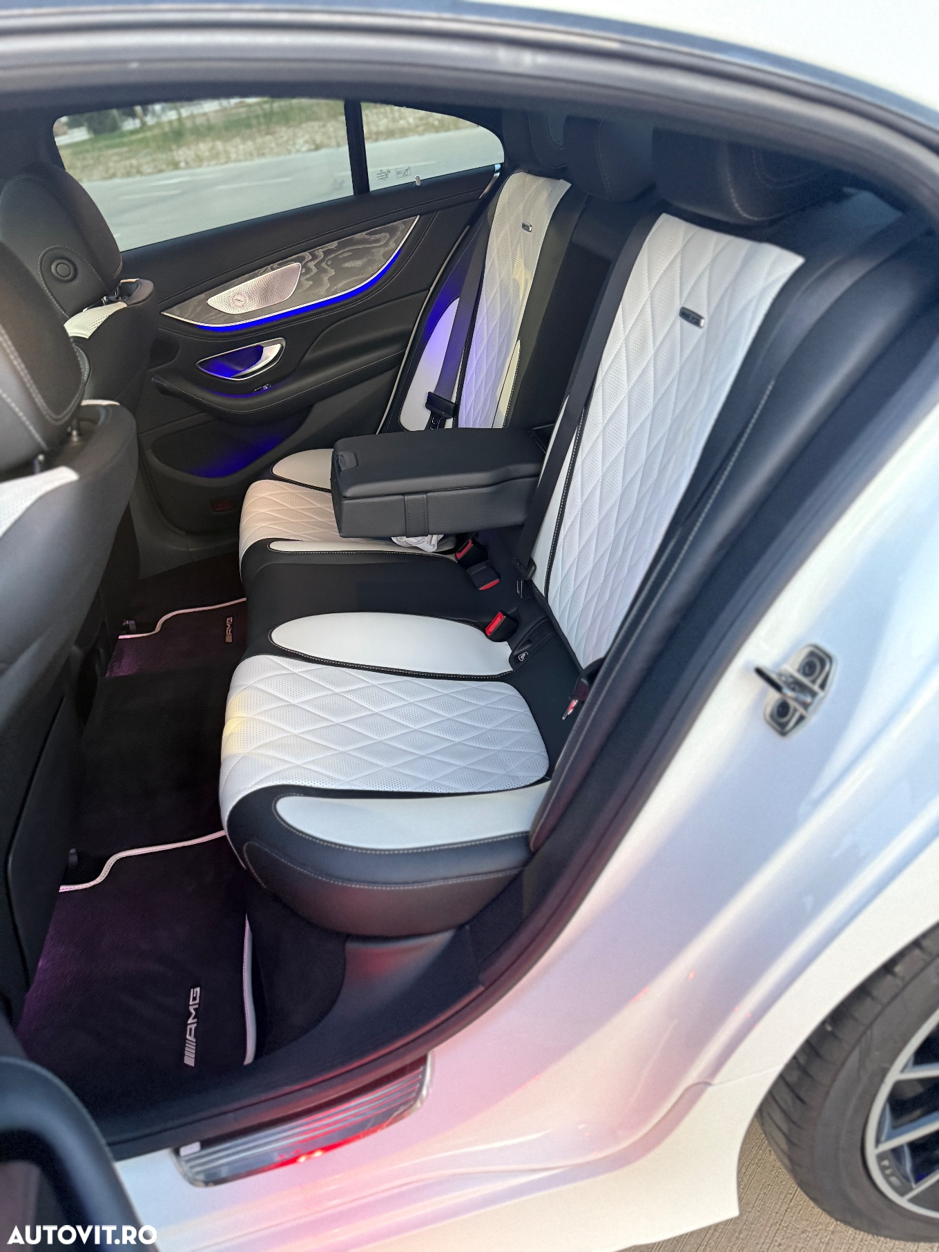 Mercedes-Benz CLS 350 d 4MATIC Aut - 11