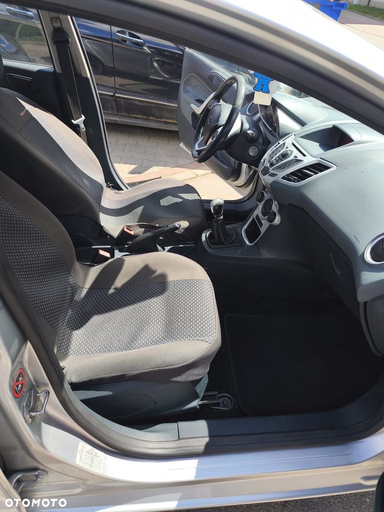 Ford Fiesta - 8