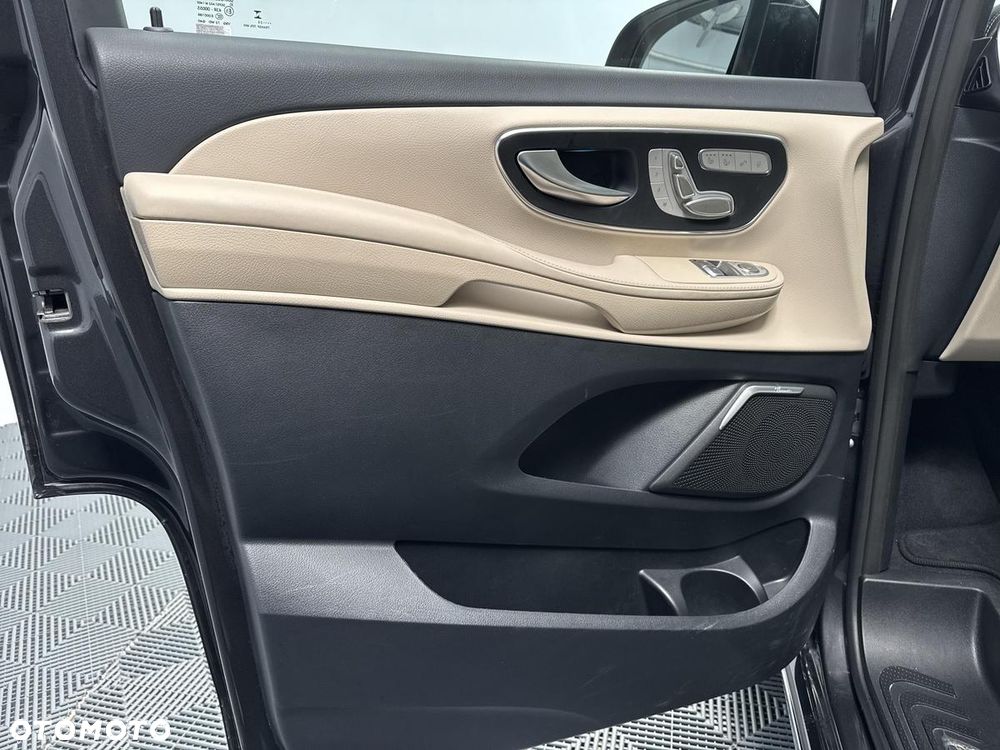 Mercedes-Benz Klasa V 300 d 4-Matic 9G-Tronic Exclusive (d³ugi) - 11