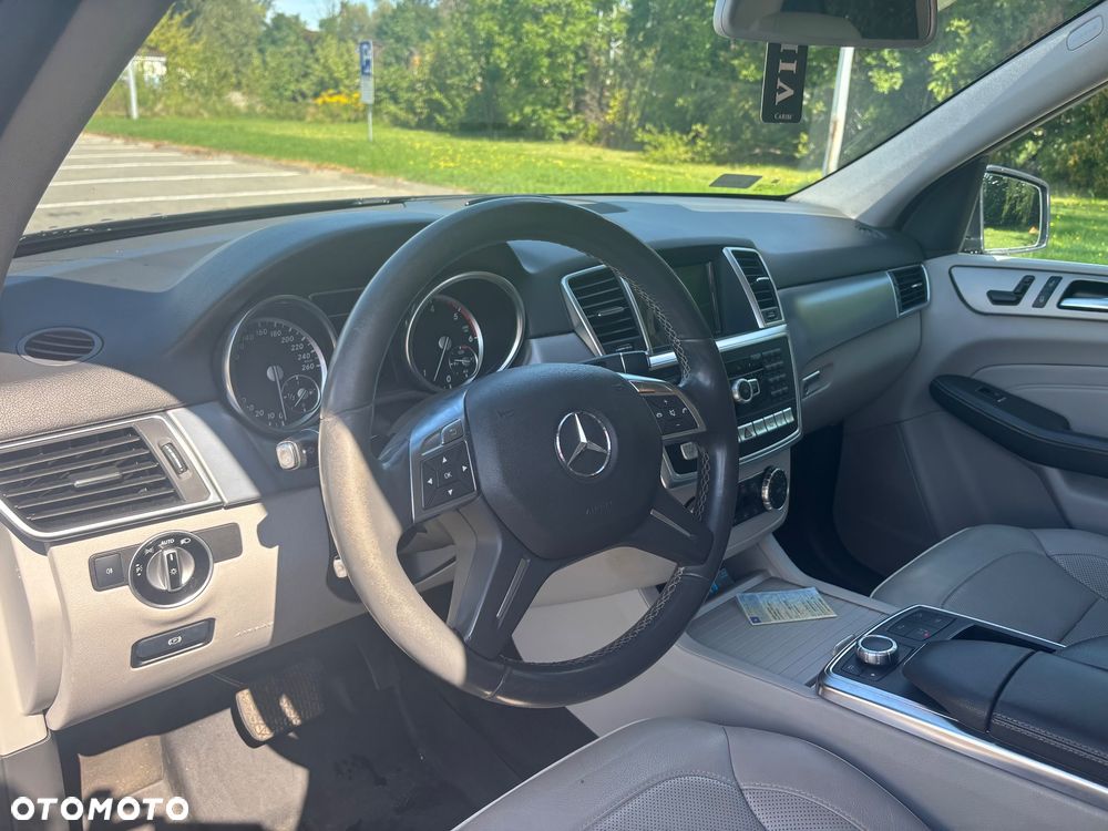 Mercedes-Benz ML - 16