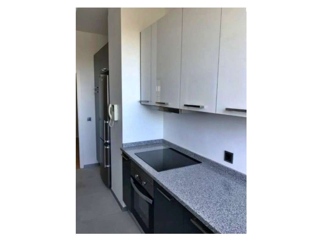 Apartamento T3 com terraço na Avenida da Boavista - Grande imagem: 2/11