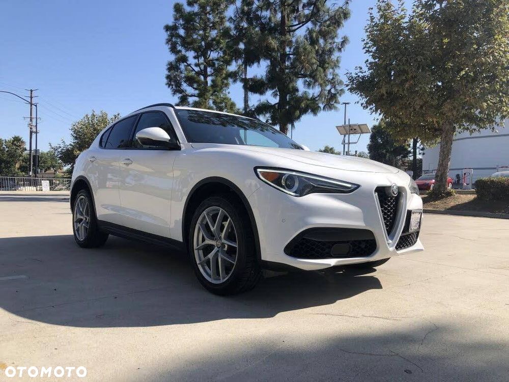 Alfa Romeo Stelvio 2.0 Turbo 16V AT8-Q4 Lusso - 3