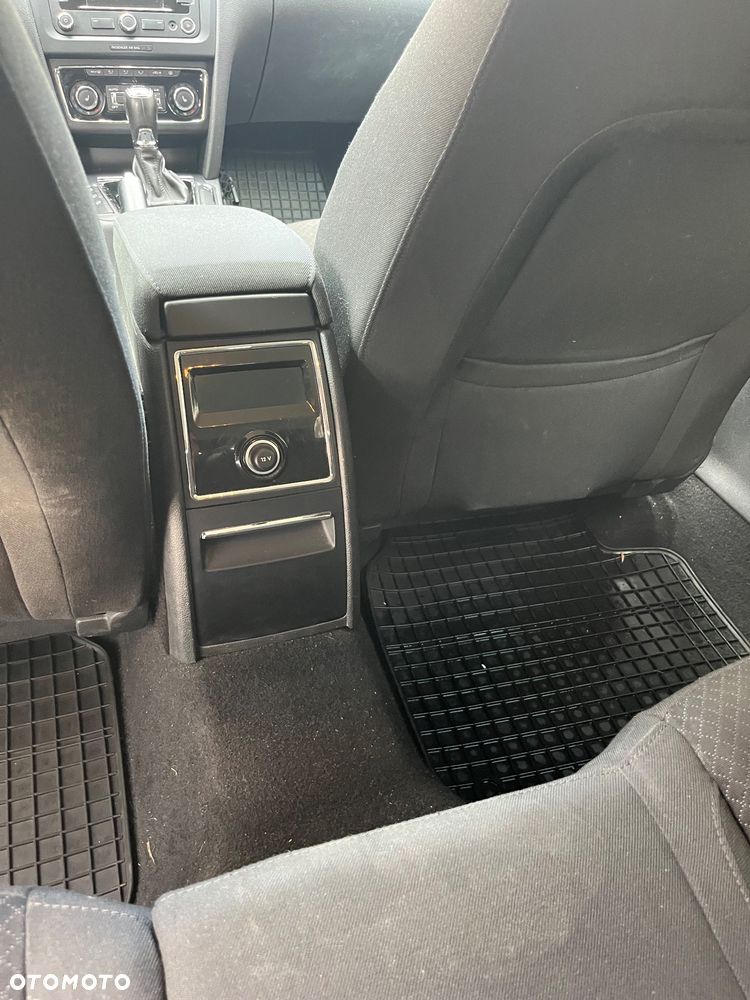 Skoda Superb 2.0 TDI Elegance DSG - 21