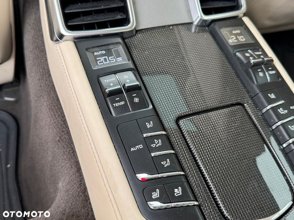 Porsche Panamera 4 - 32