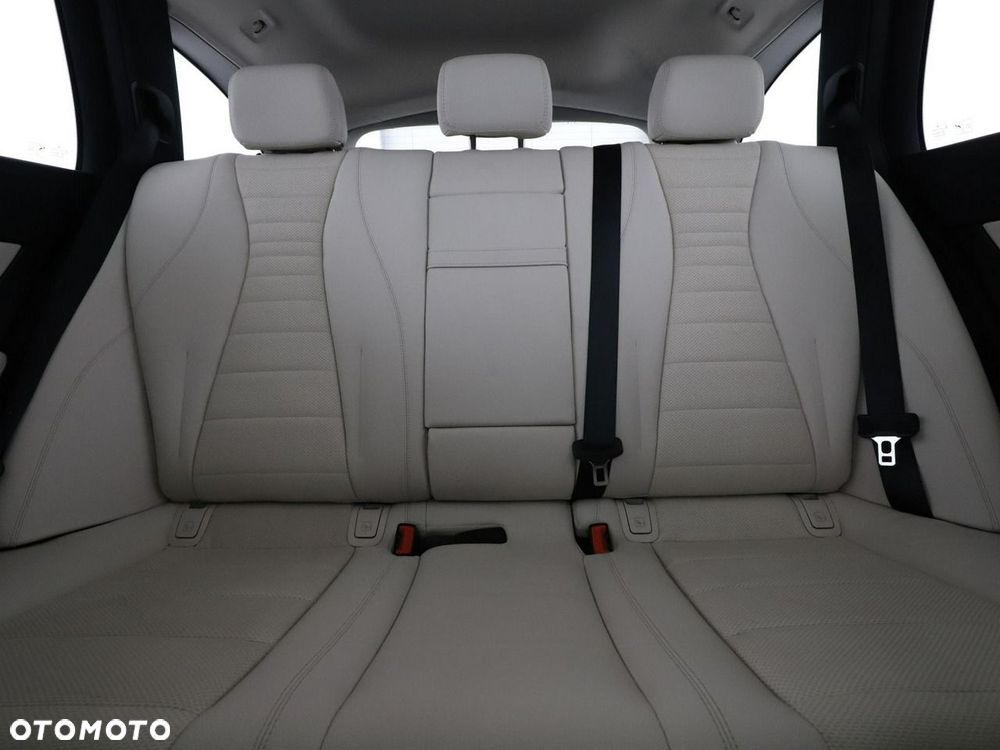 Mercedes-Benz Klasa E 300 de Avantgarde - 19
