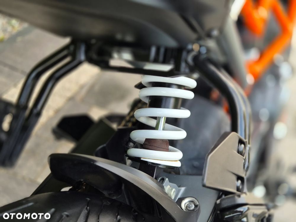 KTM Duke 125 - 21