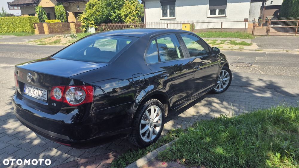 Volkswagen Jetta - 3