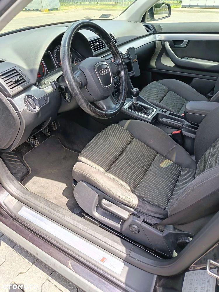 Audi A4 Limousine 2.0 TDI DPF - 9