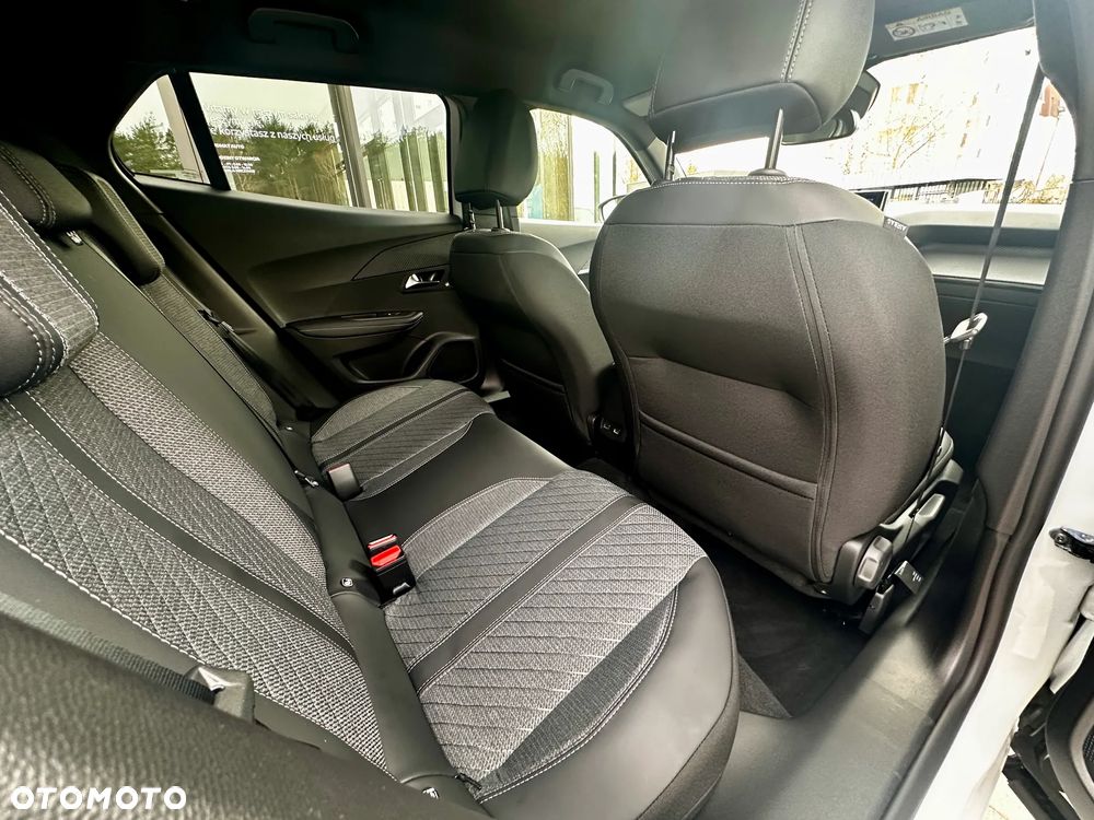 Peugeot 2008 PureTech mHEV Allure e-DCS6 - 10