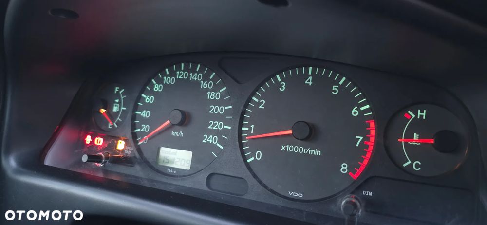 Toyota Avensis 1.6 VVT-i Terra Plus - 35