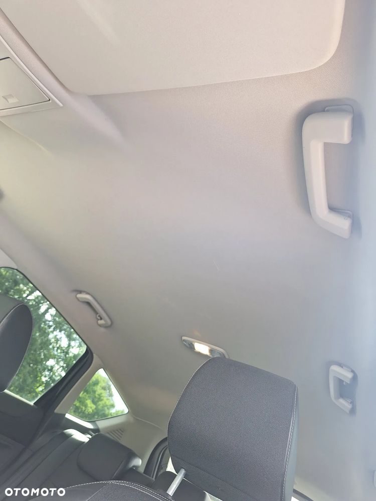 Ford Kuga 2.5 4x4 Titanium - 34