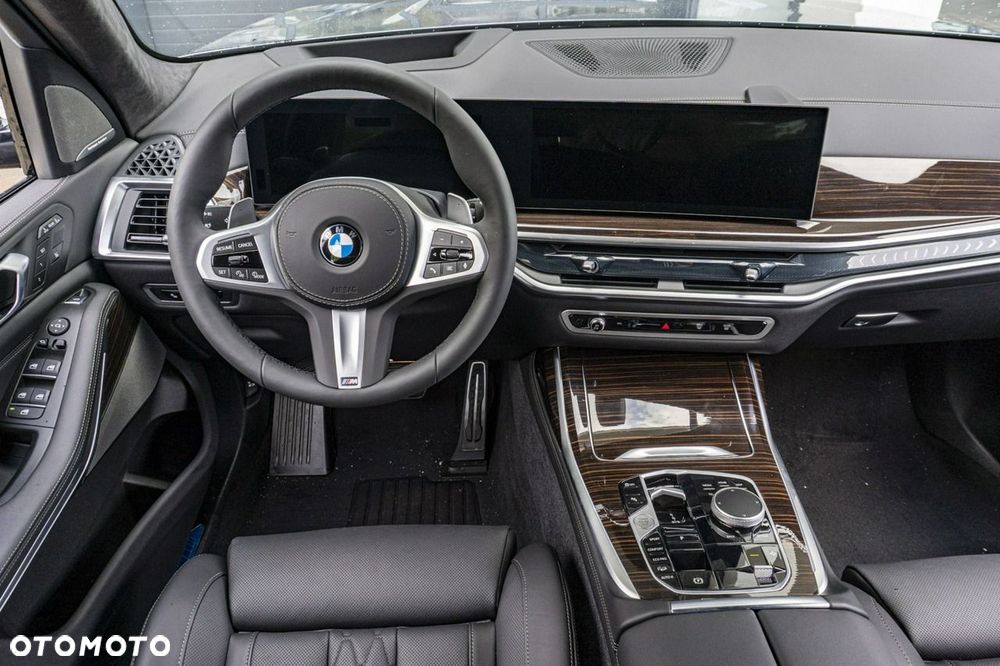 BMW X7 - 16