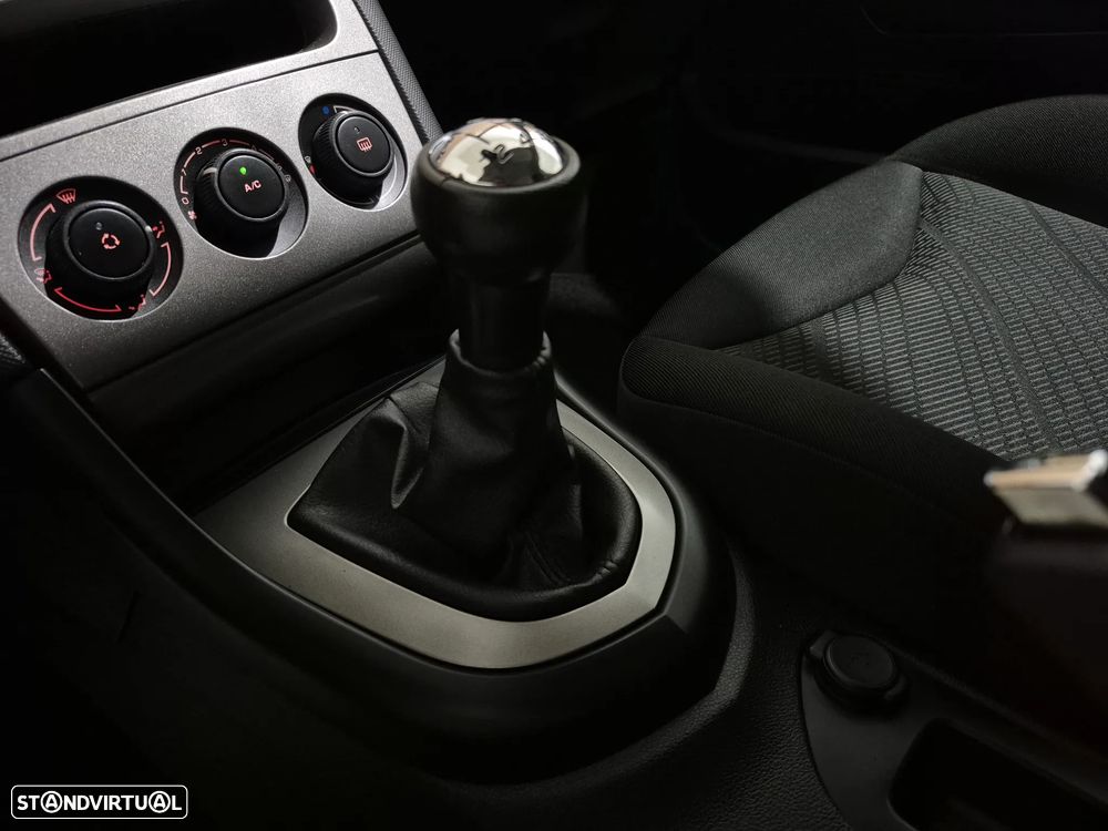Peugeot 308 SW 1.4 16V Premium - 12