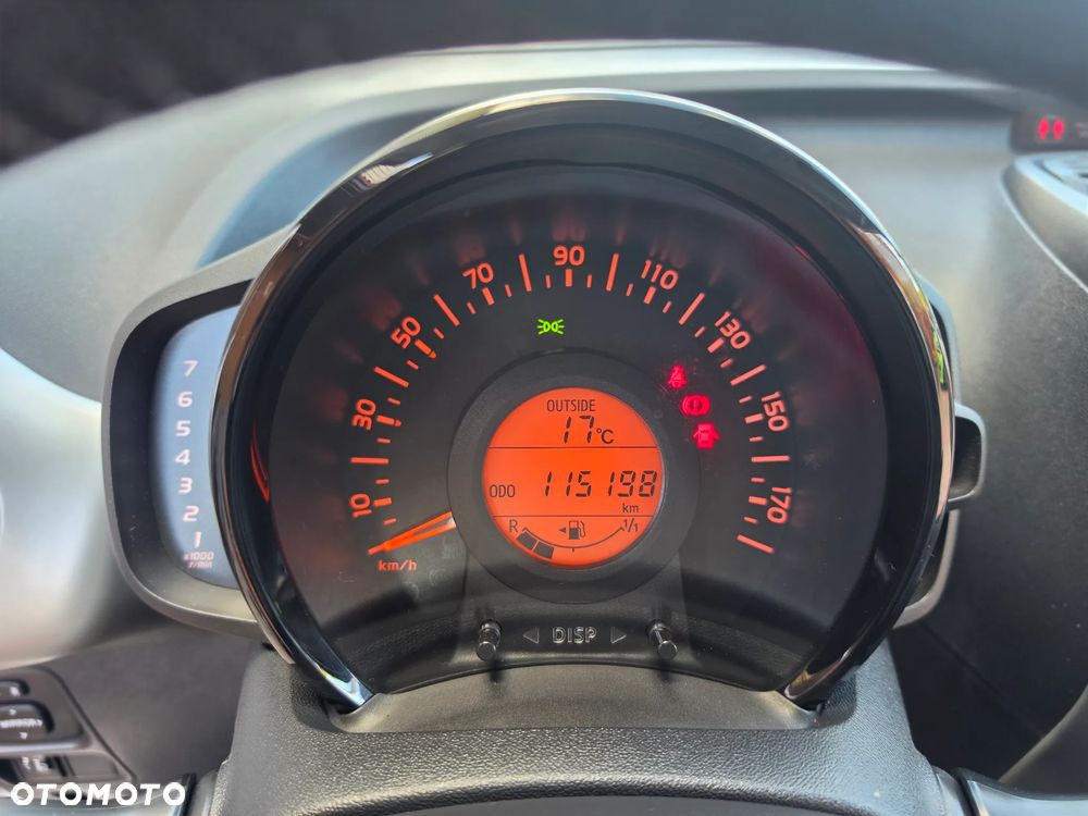 Toyota Aygo x-clusiv - 29