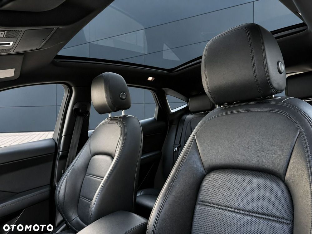 Jaguar E-Pace 2.0 i4P AWD R-Dynamic S - 19