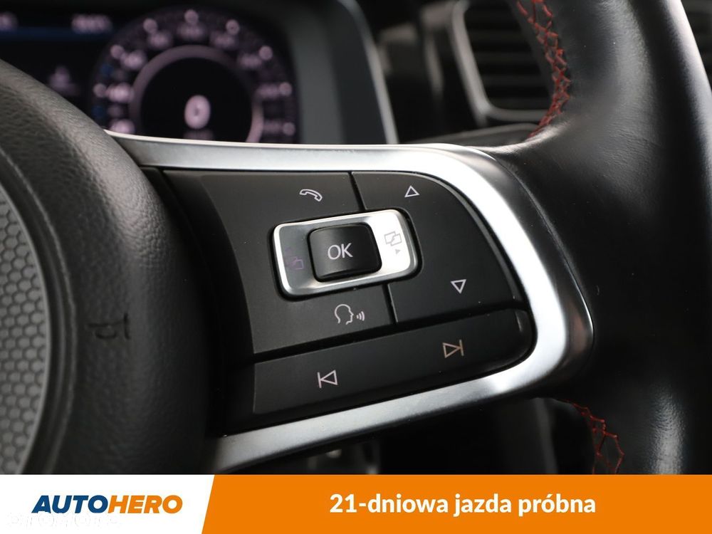 Volkswagen Golf - 29