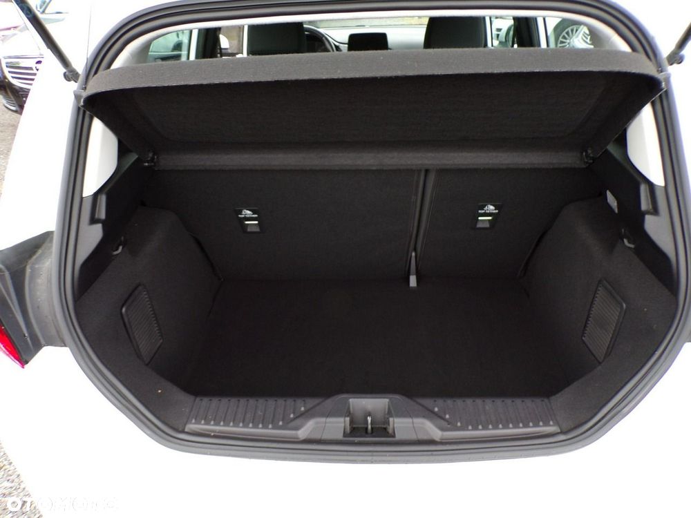 Ford Fiesta - 32