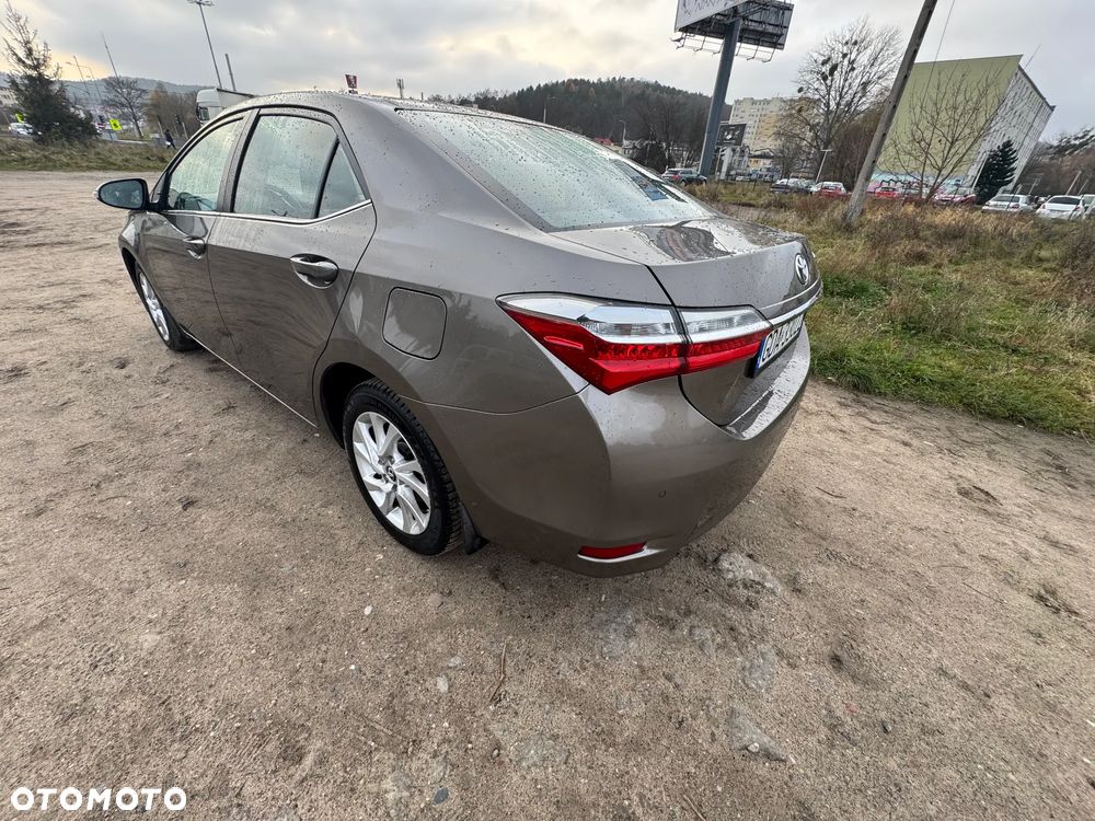 Toyota Corolla 1.6 Comfort - 11