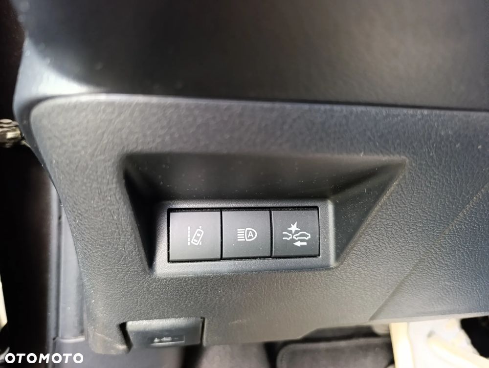 Toyota Yaris Hybrid 100 Premium - 22