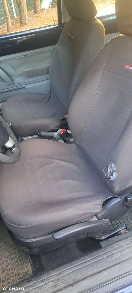 Volkswagen New Beetle - 12