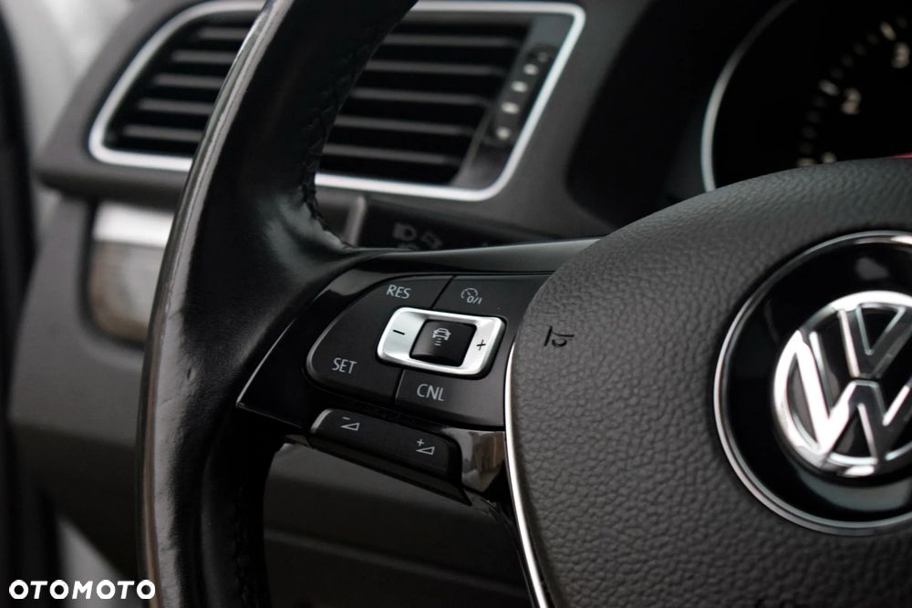 Volkswagen Passat - 39