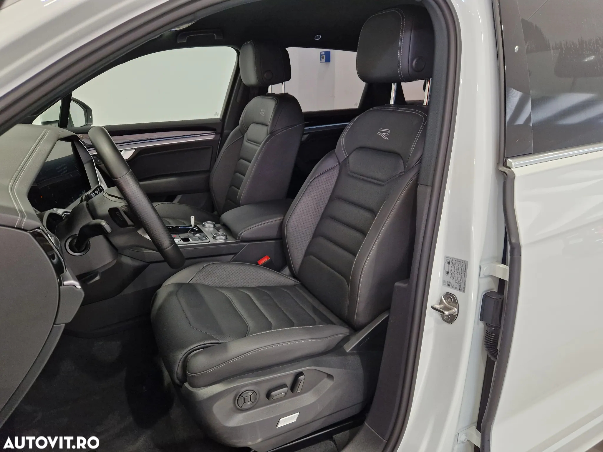 Volkswagen Touareg 3.0 V6 TDI 4Motion DPF Automatik R-Line - 11
