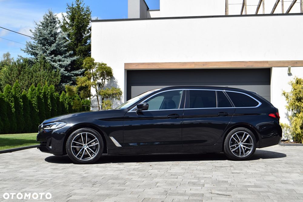 BMW Seria 5 520d Touring M Sport Edition - 3