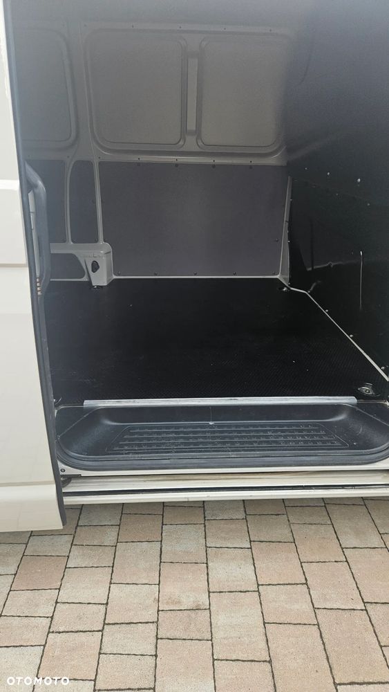 Volkswagen Transporter T6.1 7J0 - 19