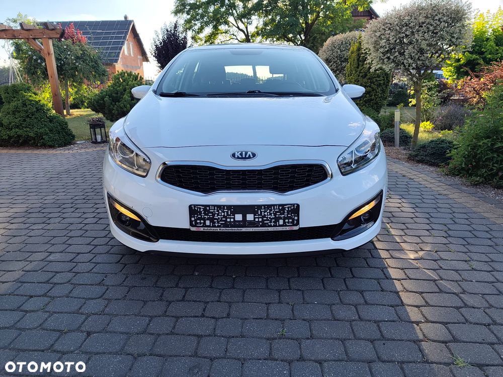 Kia Ceed 1.6 GDI Dream Team Edition - 3