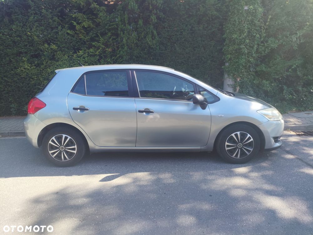 Toyota Auris 1.33 VVT-i Terra - 4