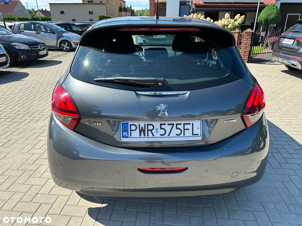 Peugeot 208 - 30