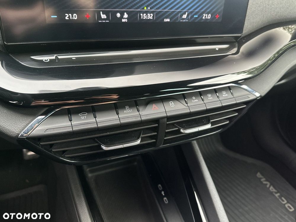 Skoda Octavia 2.0 TDI Sportline DSG - 23