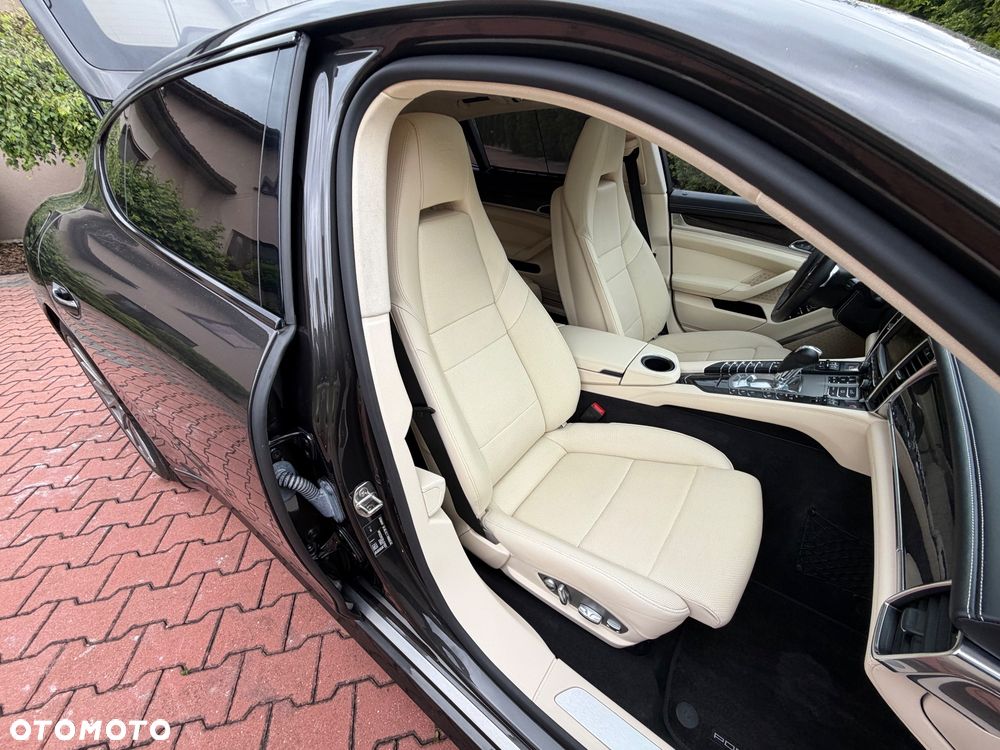 Porsche Panamera Turbo Executive - 20