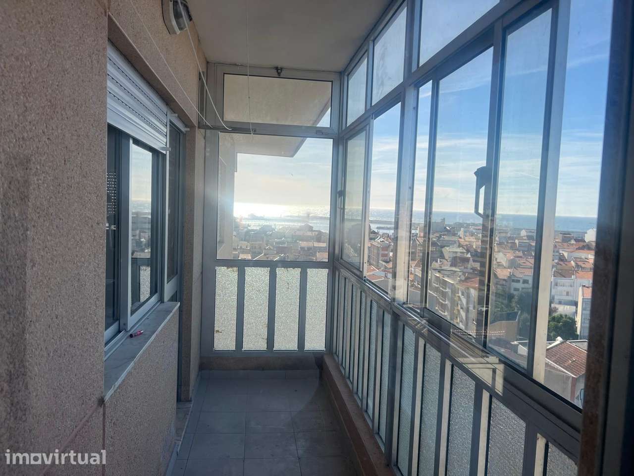 Arrendamento T3 renovado com vistas mar - Grande imagem: 2/21