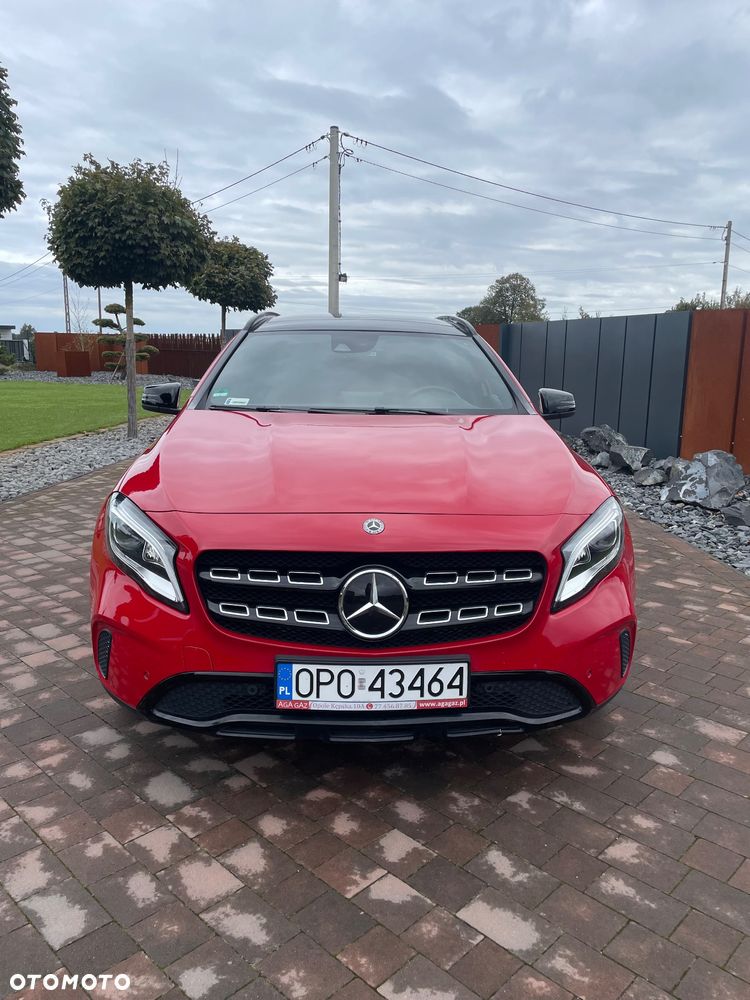 Mercedes-Benz GLA 200 7G-DCT Urban - 3
