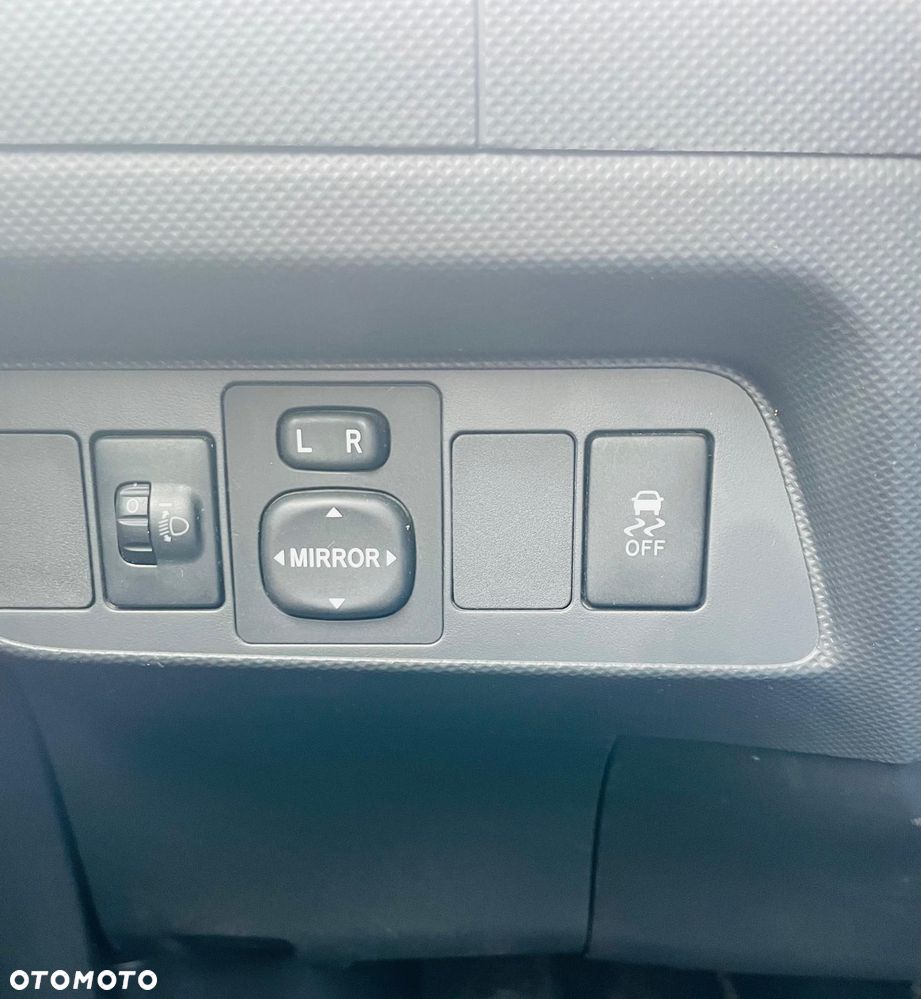 Toyota Auris 1.6 VVT-i Team - 25