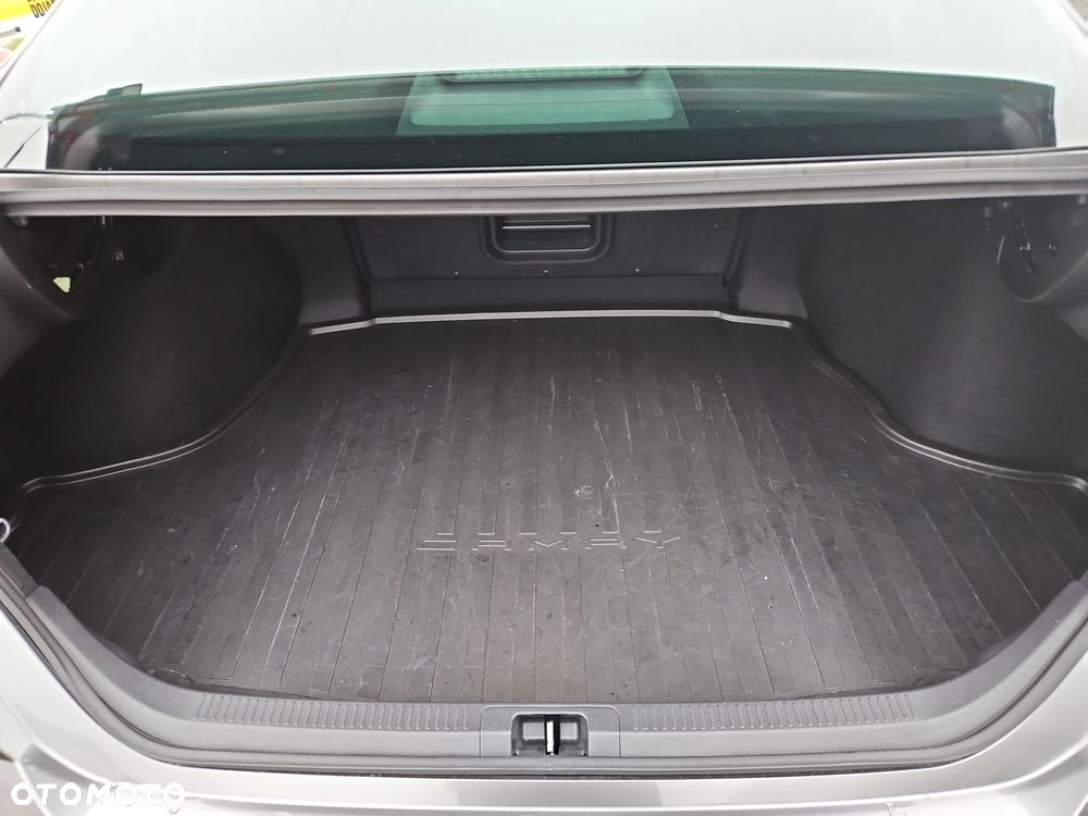 Toyota Camry - 9