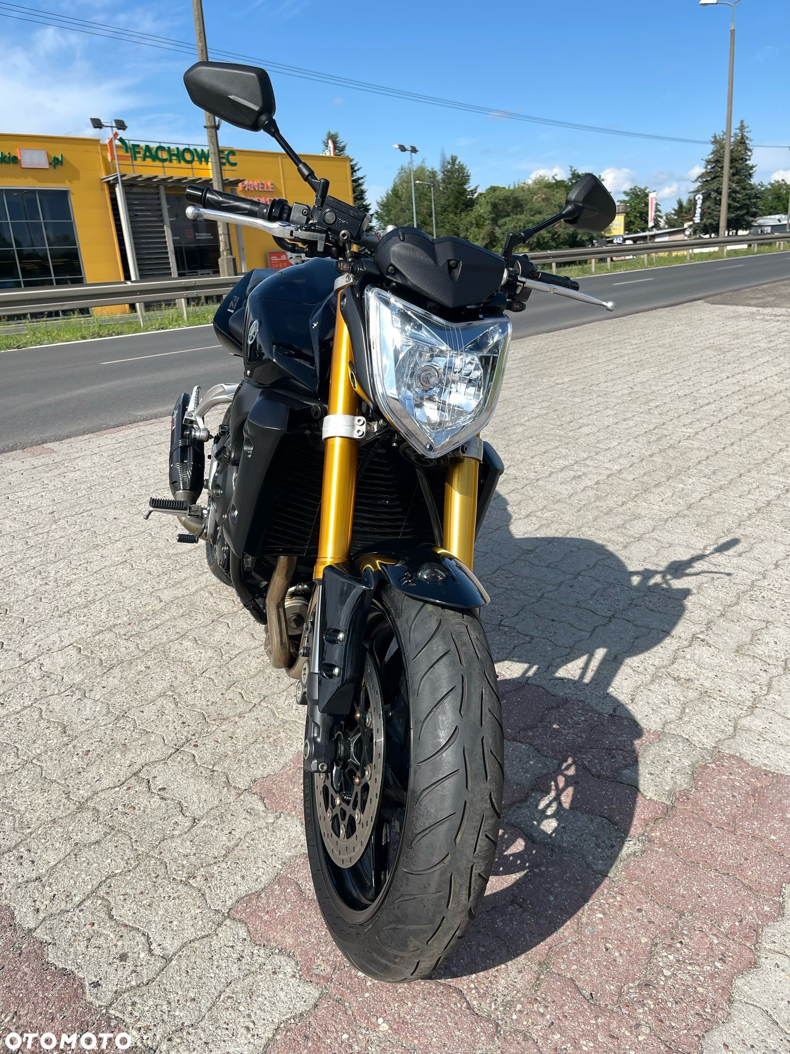 Yamaha FZ - 11